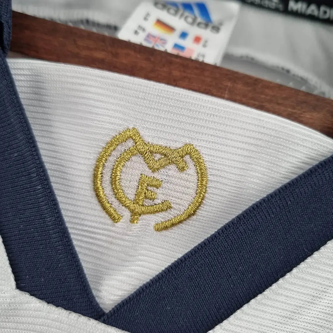 1998/2000 Real Madrid home stadium retro style